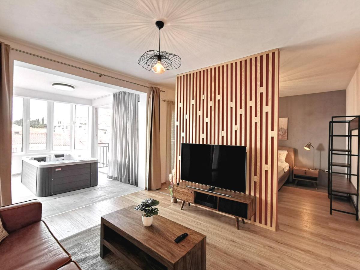 Apartments Viskovic Хвар Экстерьер фото