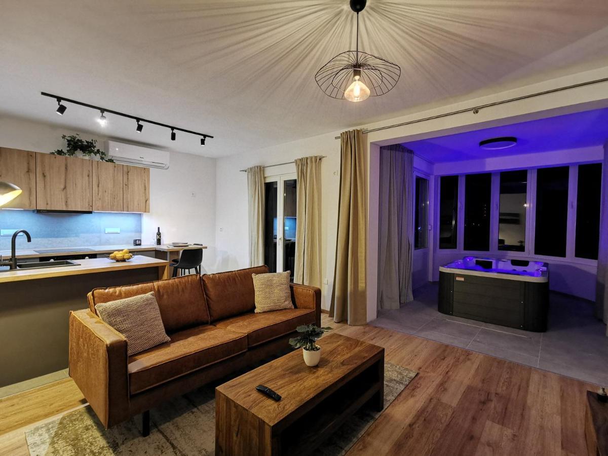Apartments Viskovic Хвар Экстерьер фото