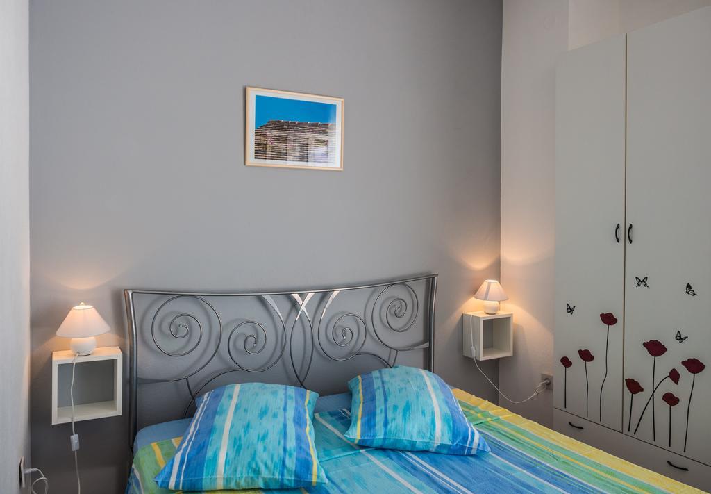 Apartments Viskovic Хвар Экстерьер фото