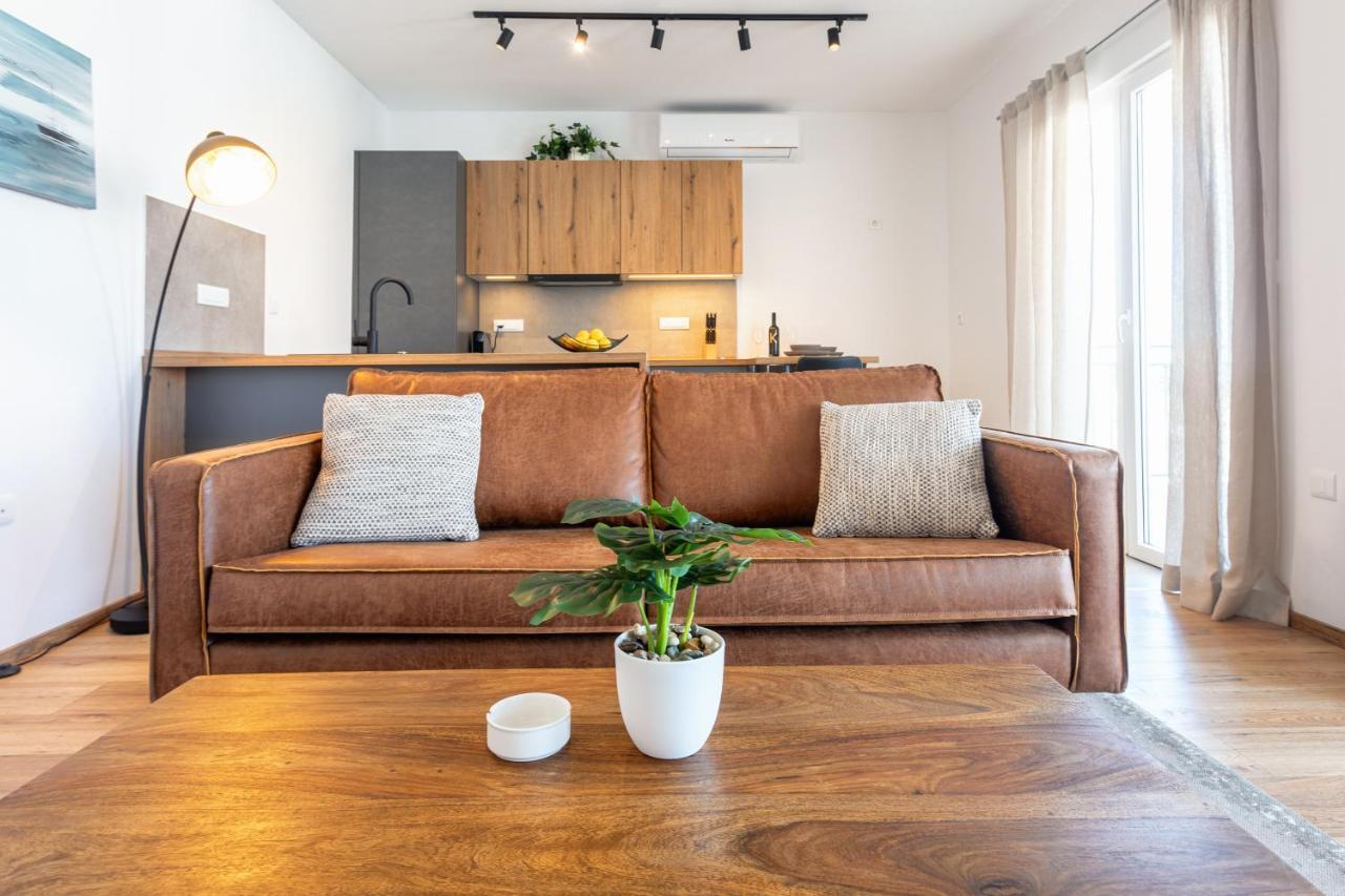 Apartments Viskovic Хвар Экстерьер фото