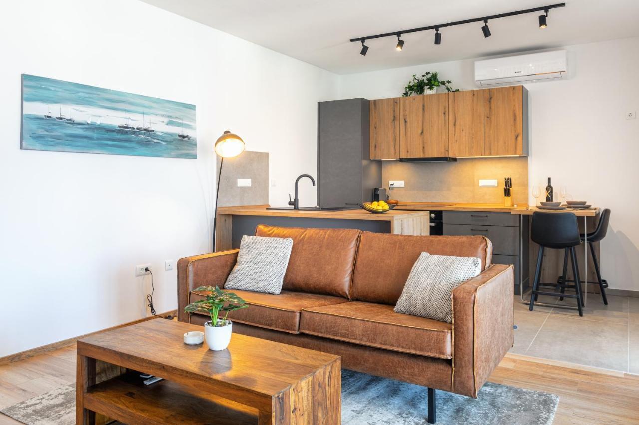 Apartments Viskovic Хвар Экстерьер фото