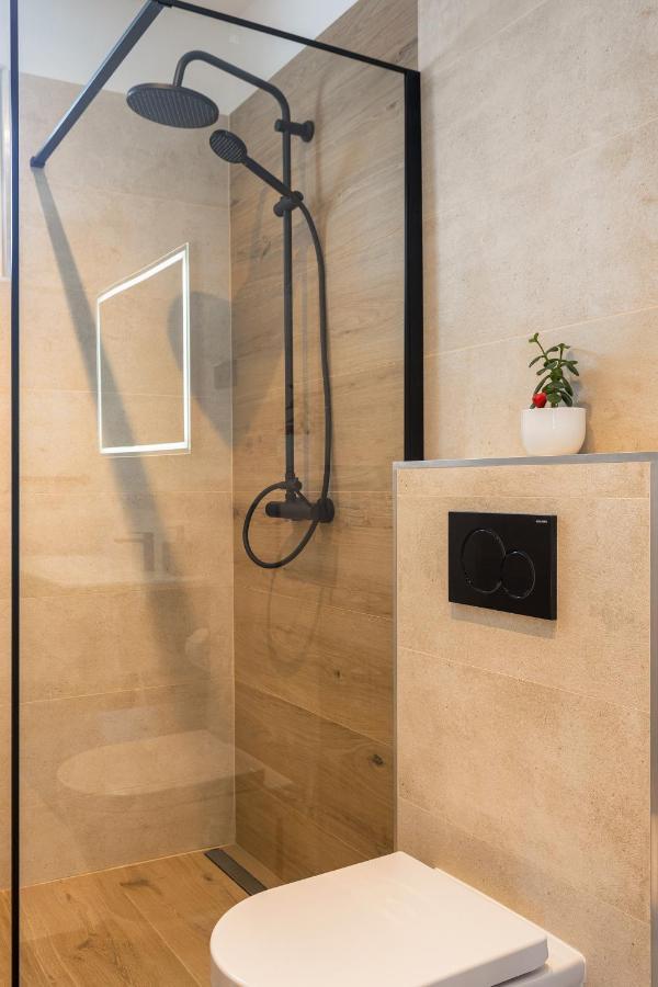 Apartments Viskovic Хвар Экстерьер фото
