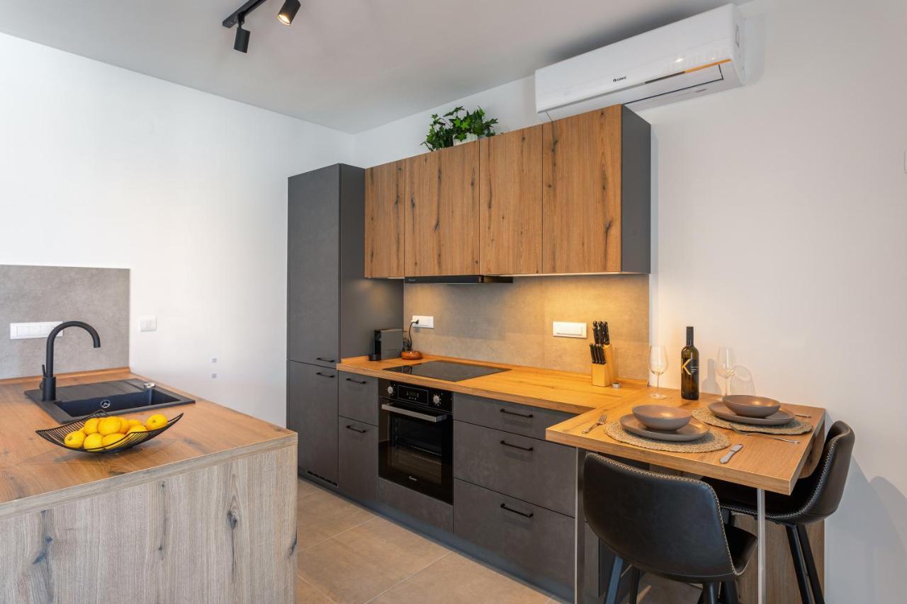 Apartments Viskovic Хвар Экстерьер фото