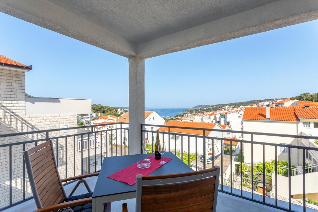 Apartments Viskovic Хвар Экстерьер фото