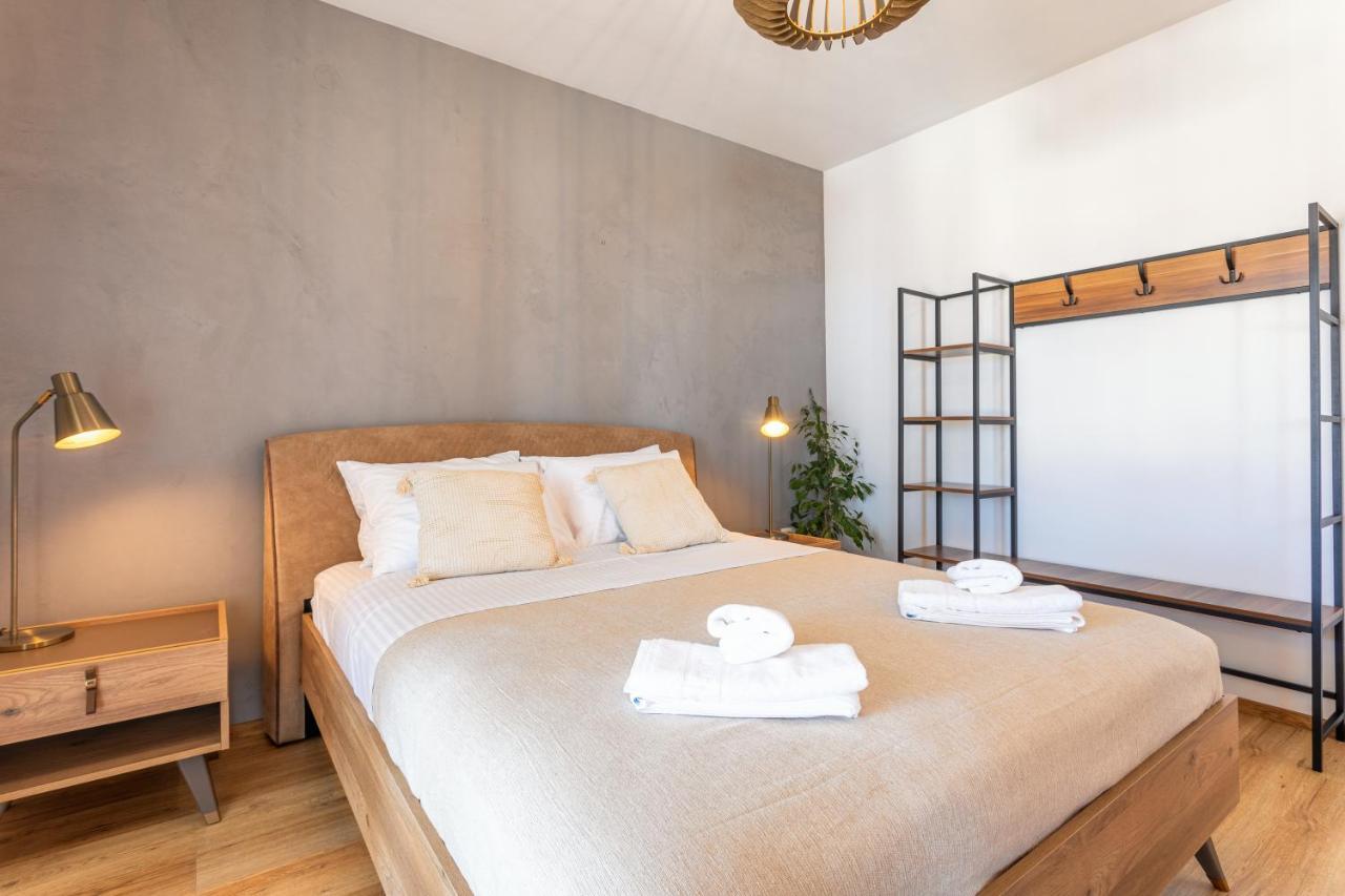 Apartments Viskovic Хвар Экстерьер фото