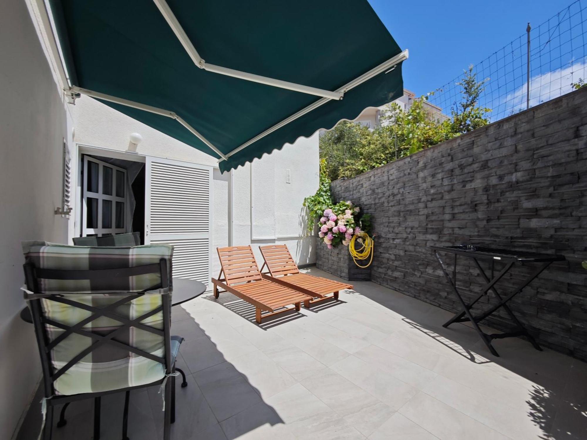 Apartments Viskovic Хвар Экстерьер фото
